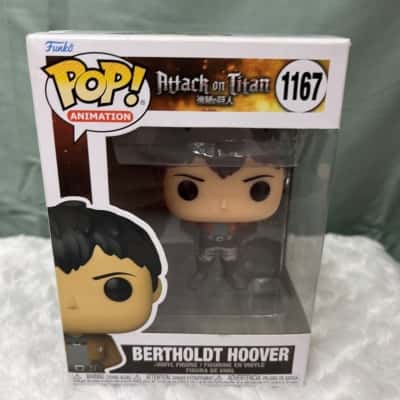 Attack on Titan Betholdt Hoover vinyl figure 