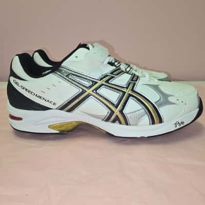Asics Mens  Size 46 Cricket shoes Black  / White 
