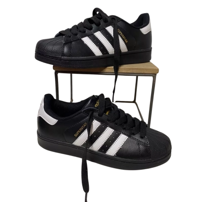 Adidas Superstar Mens Size 5 Sneakers Black  / White 
