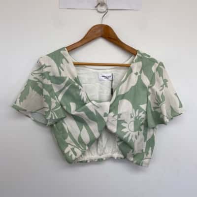 Winnie & Co Sage Floral Short Sleeve Front Knot Top  Size 12 