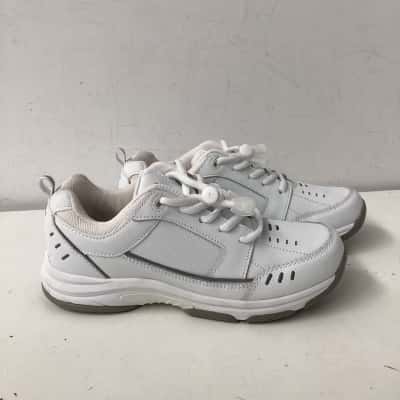 Clarks Sneakers White Size 4