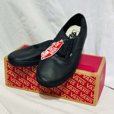 VANS Leather Size 10 Black  