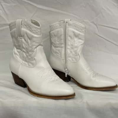 Therapy Size 5 Cowboy Boots White 
