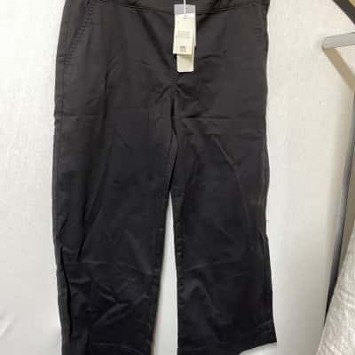 Regatta Womens  Size 10 Black  three quarter shorts 