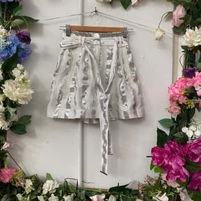 Sass & Bide Womens  Size 4 Shorts Silver / White 