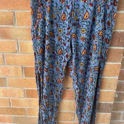 Tree of Life Womens  Size M Split Leg Pants