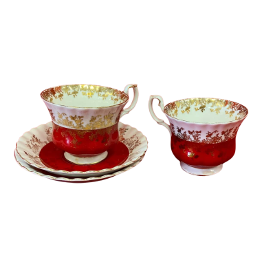 Royal Albert 2 x Saucer and Teacups