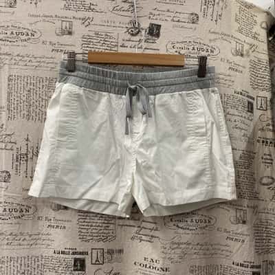 Lorna Jane Womens Size S White Shorts