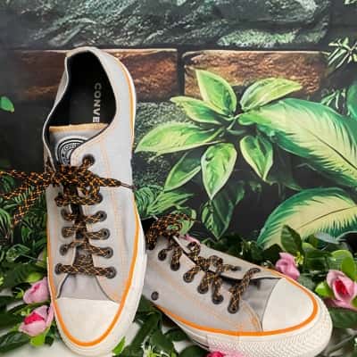 Mens Size 11 Converse shoes