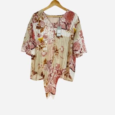 Katies - Floral Short Sleeve Top (Size 18)