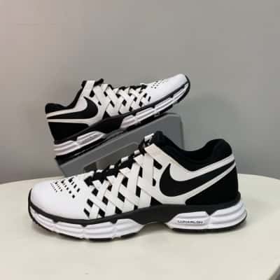 Nike Lunar Fingertrap TR Mens  Size 8 Sneakers / Trainers Black  / White 