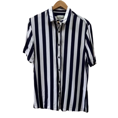 Markham Mens Size M Blue & White Striped Shirt  