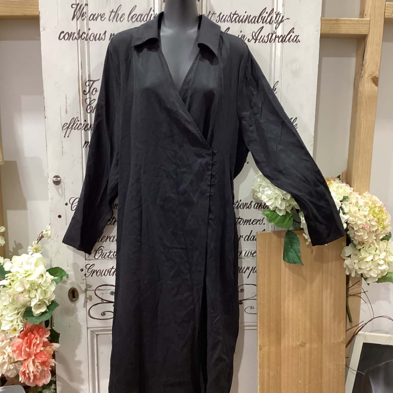 COS BRAND! BNWT RRP $150.00! Womens Size 10 Long Sleeve / Midi Dress / Wrap Dress Black (s) - New With Tags | Salvos Stores COS BRAND! BNWT RRP $150.00! Womens Size 10 Long Sleeve / Midi Dress / Wrap Dress Black (s) - New With Tags | Salvos Stores