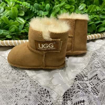 UGG Kids  Size S Booties Beige 