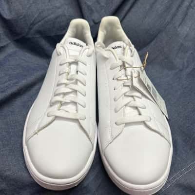 New With Tags Adidas/Wurth Mens Size UK12 /US12.5 Cloudfoam Comfort Sneakers Black / White 