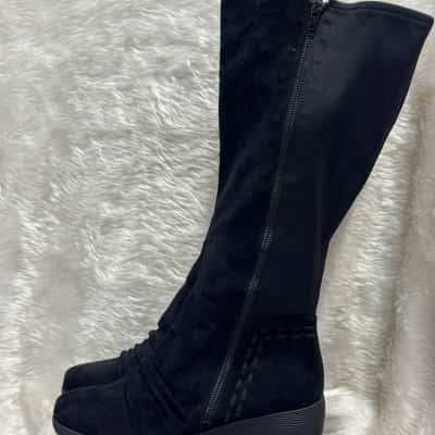  Women’s Taking Shape Size 39 Boots Black  