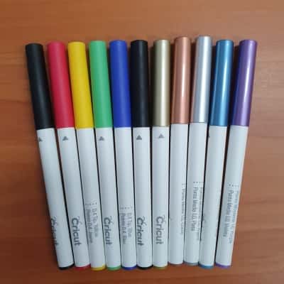 Cricut Classic & Metallic Pens