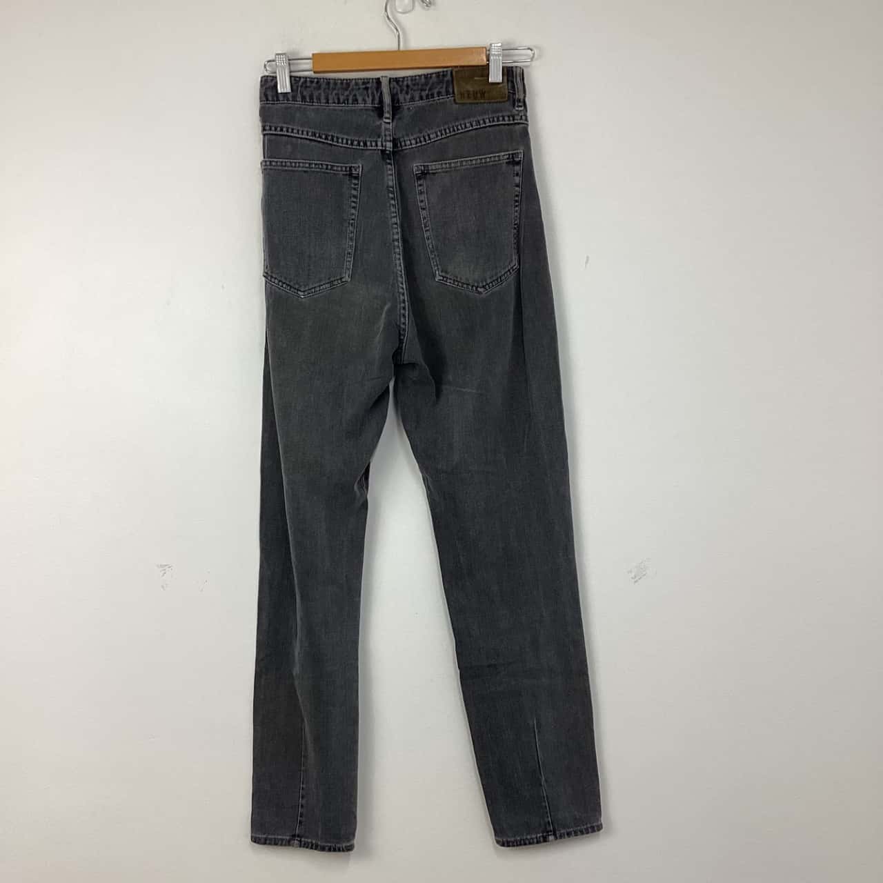 Neuw Womens Size 30 / 32 HighWaisted Jeans Grey (s)