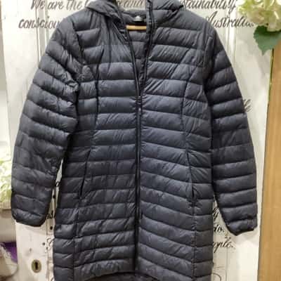 Macpac Womens  Size 12 longline Puffer Jacket Black  
