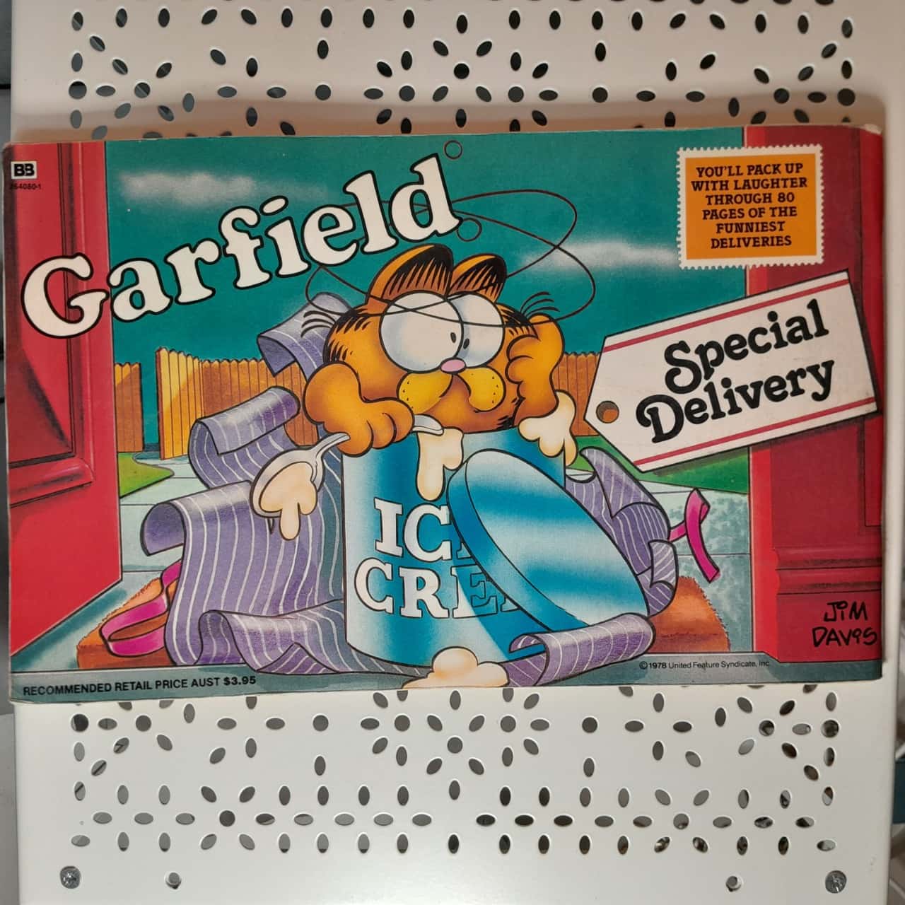 Garfield Packing Garfield Special Delivery, Wraps it Up & The Irresponsible(s) - Used ...