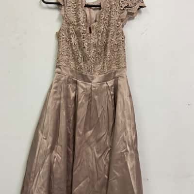 Review Womens  Size 8 Cream Pink Dress