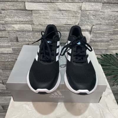 Adidas Mens  Size 11 Sneakers Black  / White 