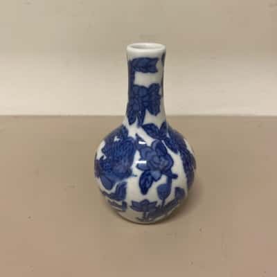 Chinese blue and white Porcelain miniature Vase