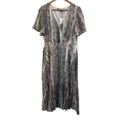 BNWT Portmans Womens  Size 12 Casual Dress Animal print 