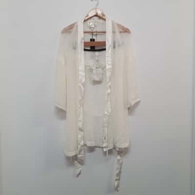 Bras N Things Women's Size M Wrap & Briefs Ivory - New With Tags