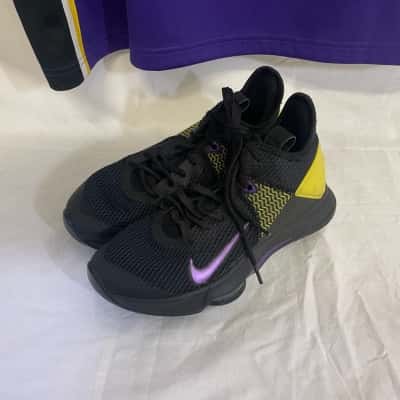 LeBrons by Nike Witness 4  shoes