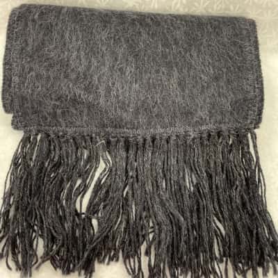 I00% ALPACA Women's  Size One Size Scarf Black  / Grey 