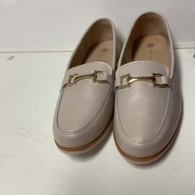 Victoria Hill Womens  Size 10 Flats pale Pink  