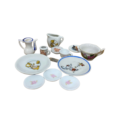 Porcelain mini cups and saucer 