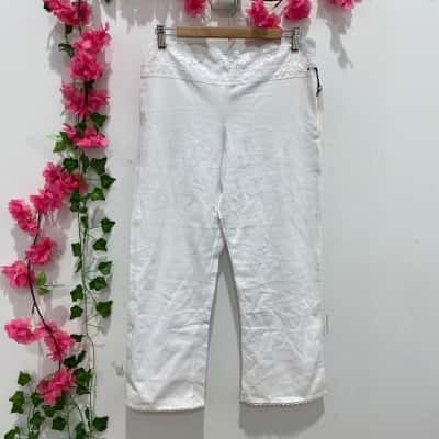 Lava Girl Womens Cropped Pants with Lace Waistband Size 4 White 