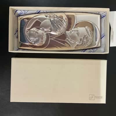 Atelier holy family embrace MIRO-SILVER