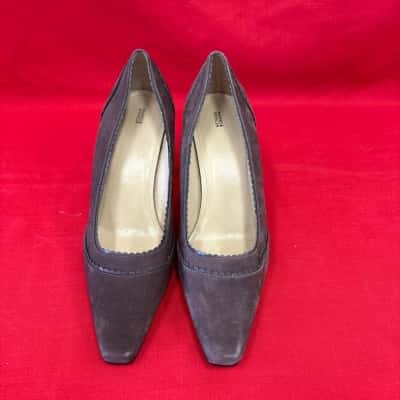 Marks & Spencer Women's  Size 7 Court Heels featuring Scalloped Edge Brown 