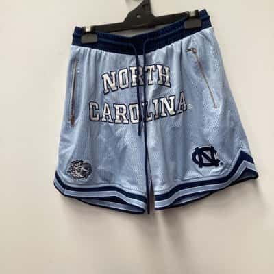  NORTH CAROLINA BASKETBALL SHORTH Mens  Size S 