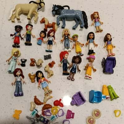 Lego Friends 15 Mini dolls, 10 Animals and accessories 