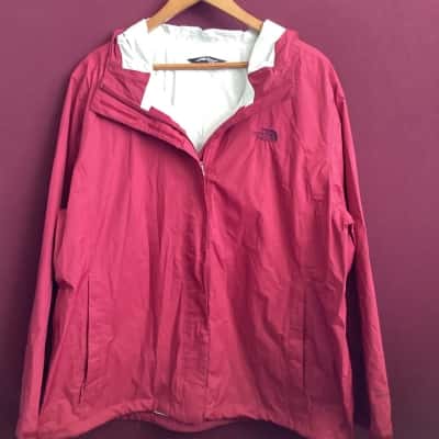 The North Face Womens  Size XXXL Maroon spray jacket