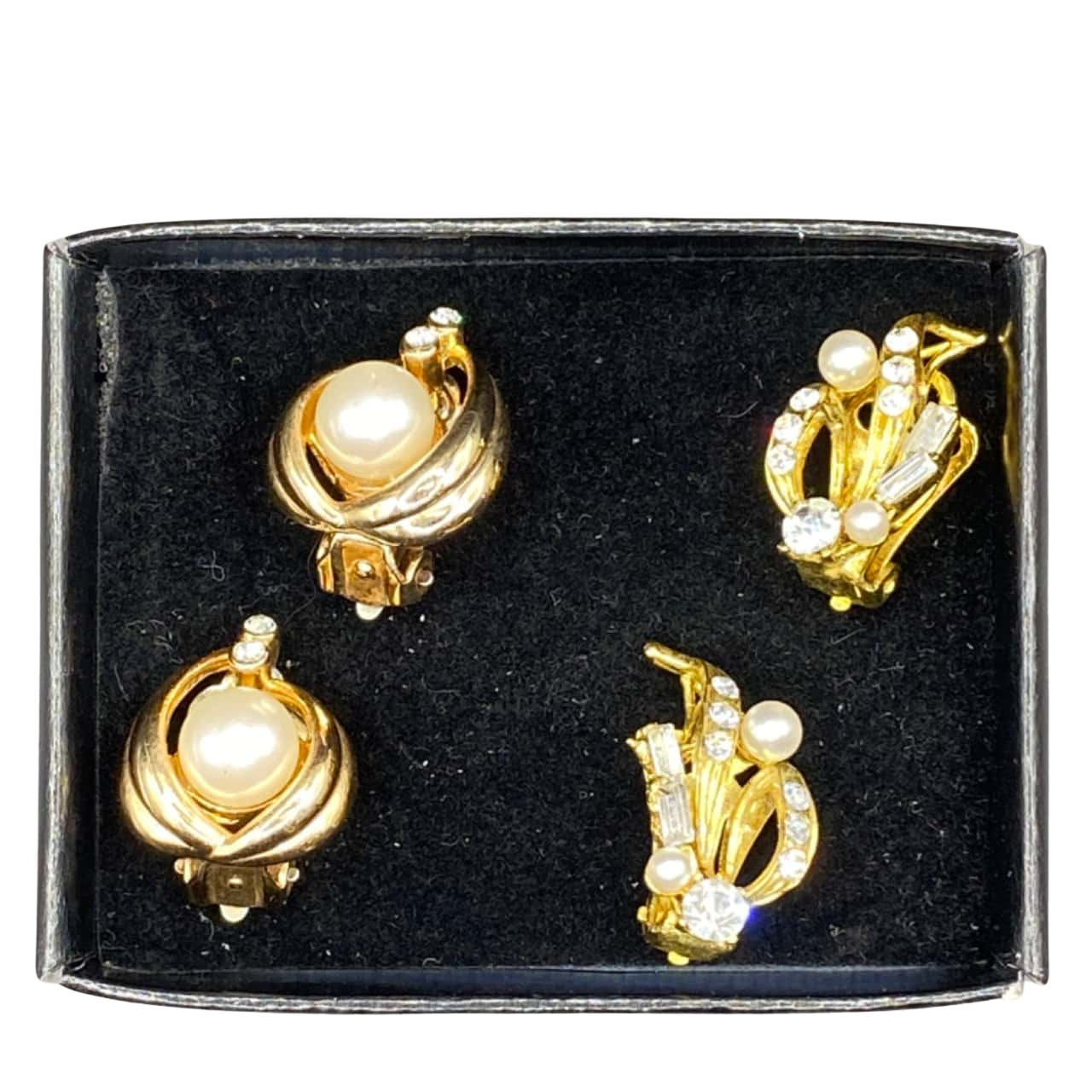 2x Vintage style clip on earrings