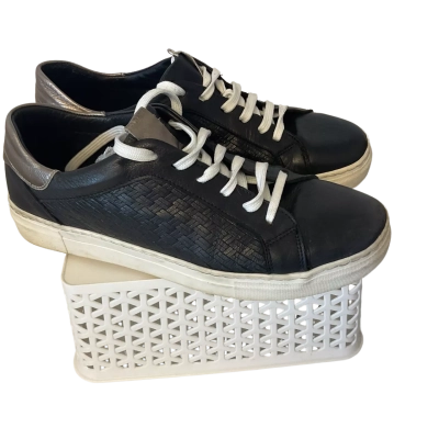 MAGO leather  Womens /unisex lace up shoes - Size 41 Black  