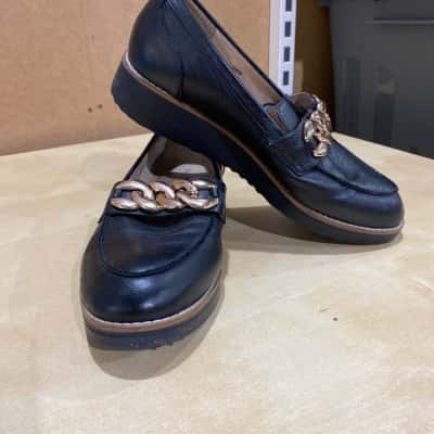 Midas Womens Loafers  Size 38 Black  