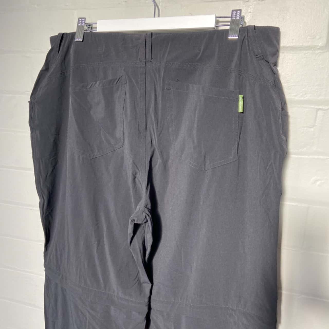 Kathmandu Womens zip off pants Size 18 Black (s)