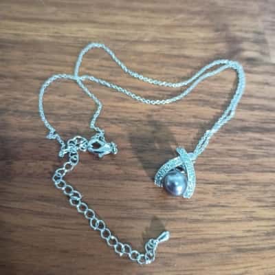 Sparkly Pearly Necklace