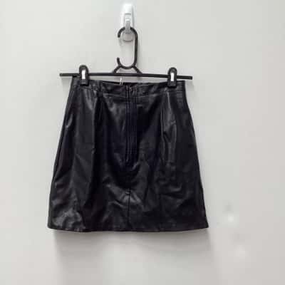 Luvalot Womens  Size 8 Mini Skirt Black  -faux leather