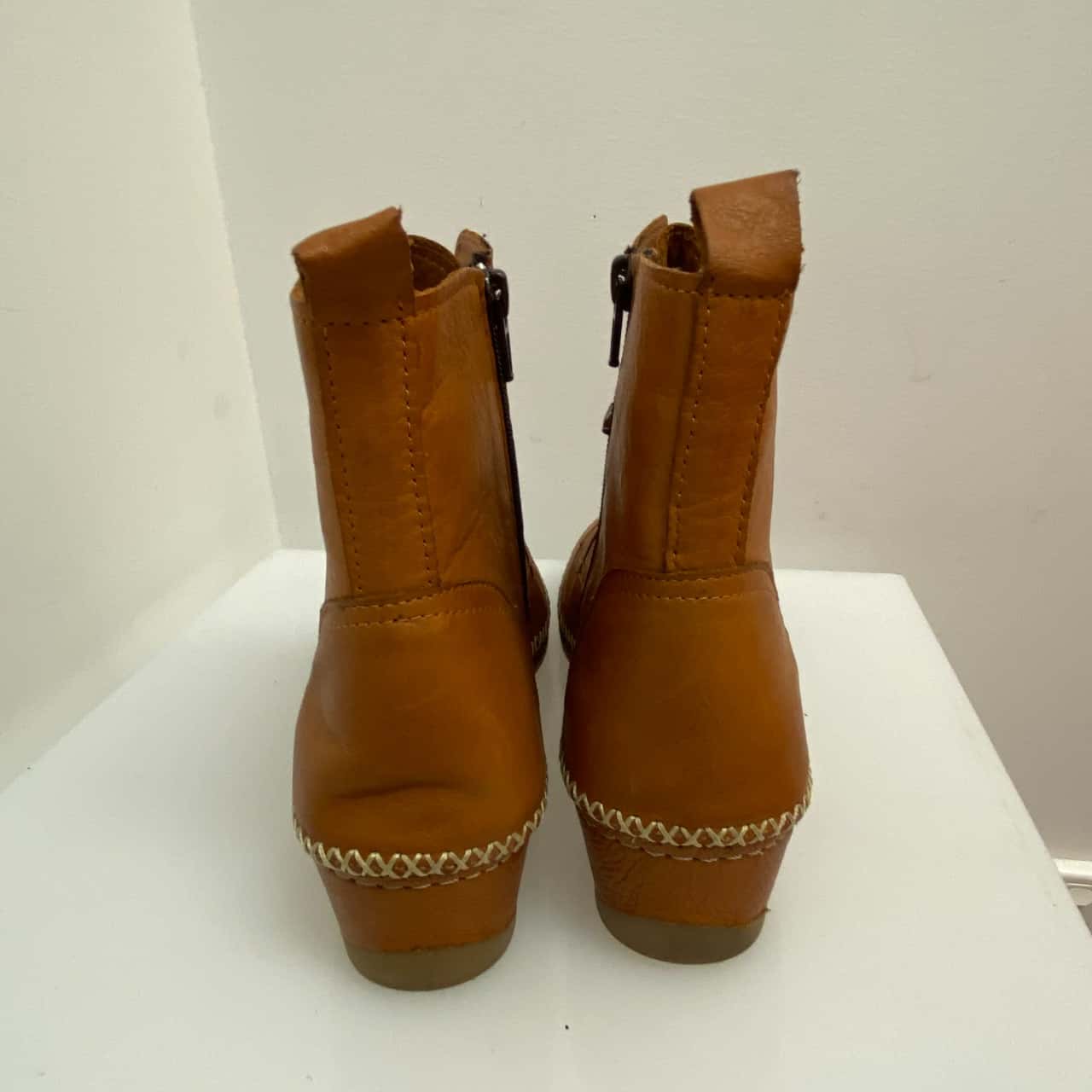 Sala Lace Up Ankle Boot. Size 41 (s) - Used As New | Salvos Stores