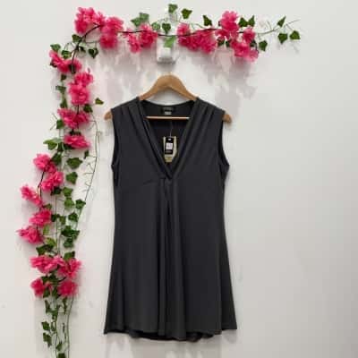 Veducci Womens  Size 12 Sleeveless Top Grey 