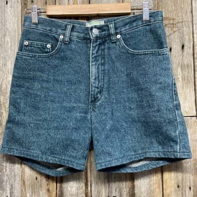 Vintage Guess Womens shorts Size 30 