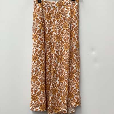 Ghanda Womens 3/4  floral wide leg pants Size S Brown / White / Yellow 
