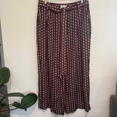 Cue  Wide Leg Pant with Waist Tie.  Size 14 